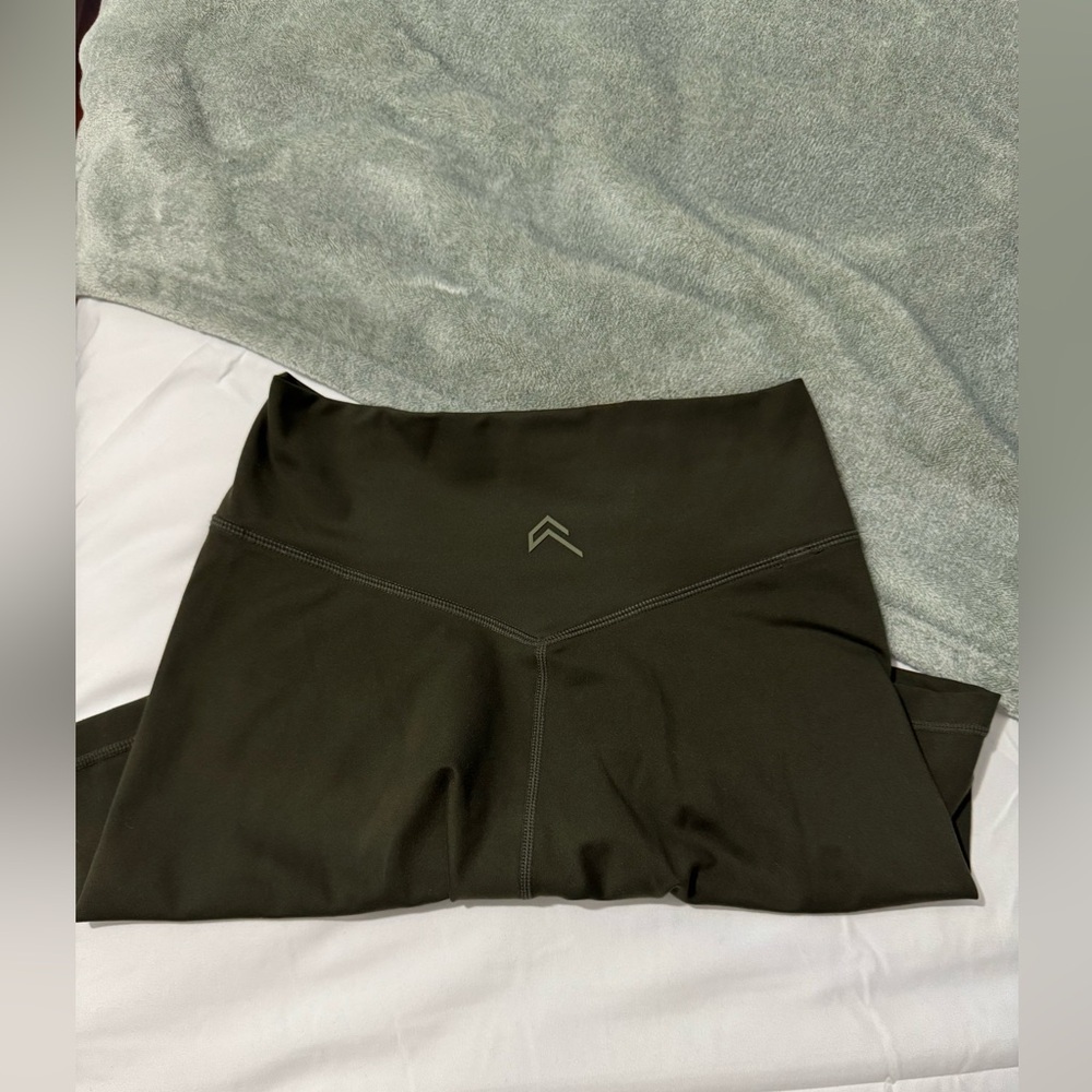 Timeless Shorts - Picture 2 of 2